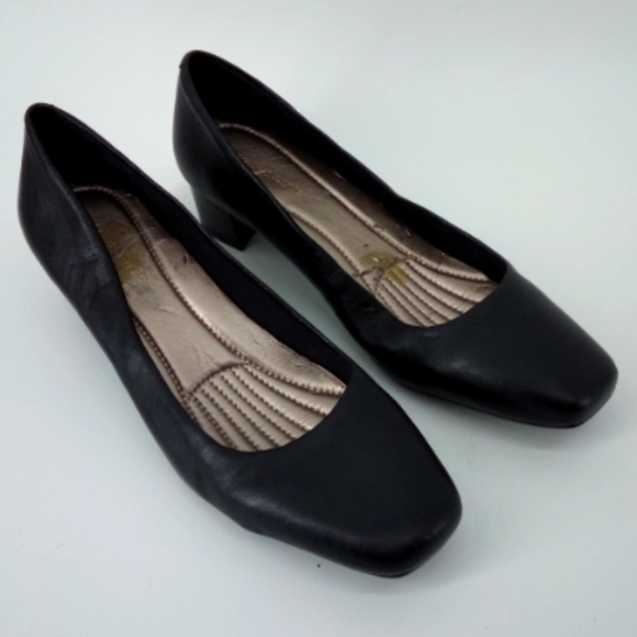 Vintage Easy Spirit Black Leather Close Toe Low Heel Work Interview Office 7.5 - Picture 11 of 11